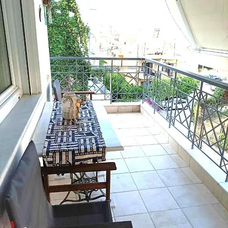 Menexe Apartments-karavi