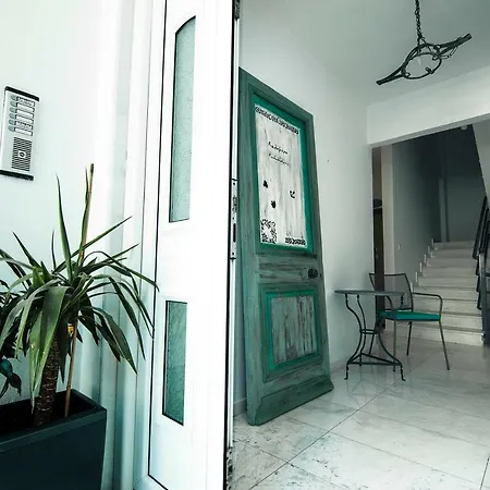 Menexe Apartments-karavi *