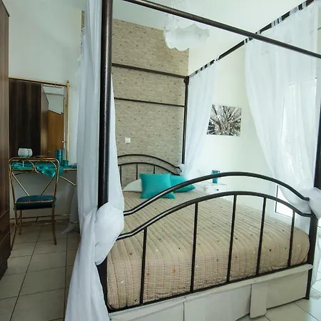 Menexe Apartments-karavi *
