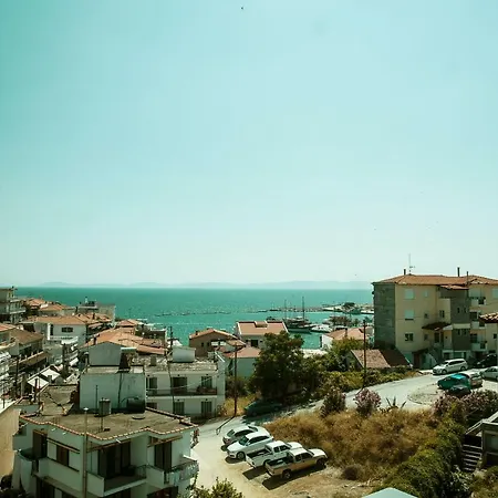 Menexe Apartments-karavi * Neos Marmaras